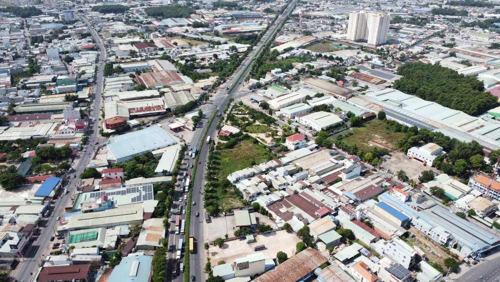 Thửa đất được cho phép chuyển mục đích sử dụng đất xây cao ốc tại phường An Phú, thành phố Thuận An. Ảnh: Đình Trọng